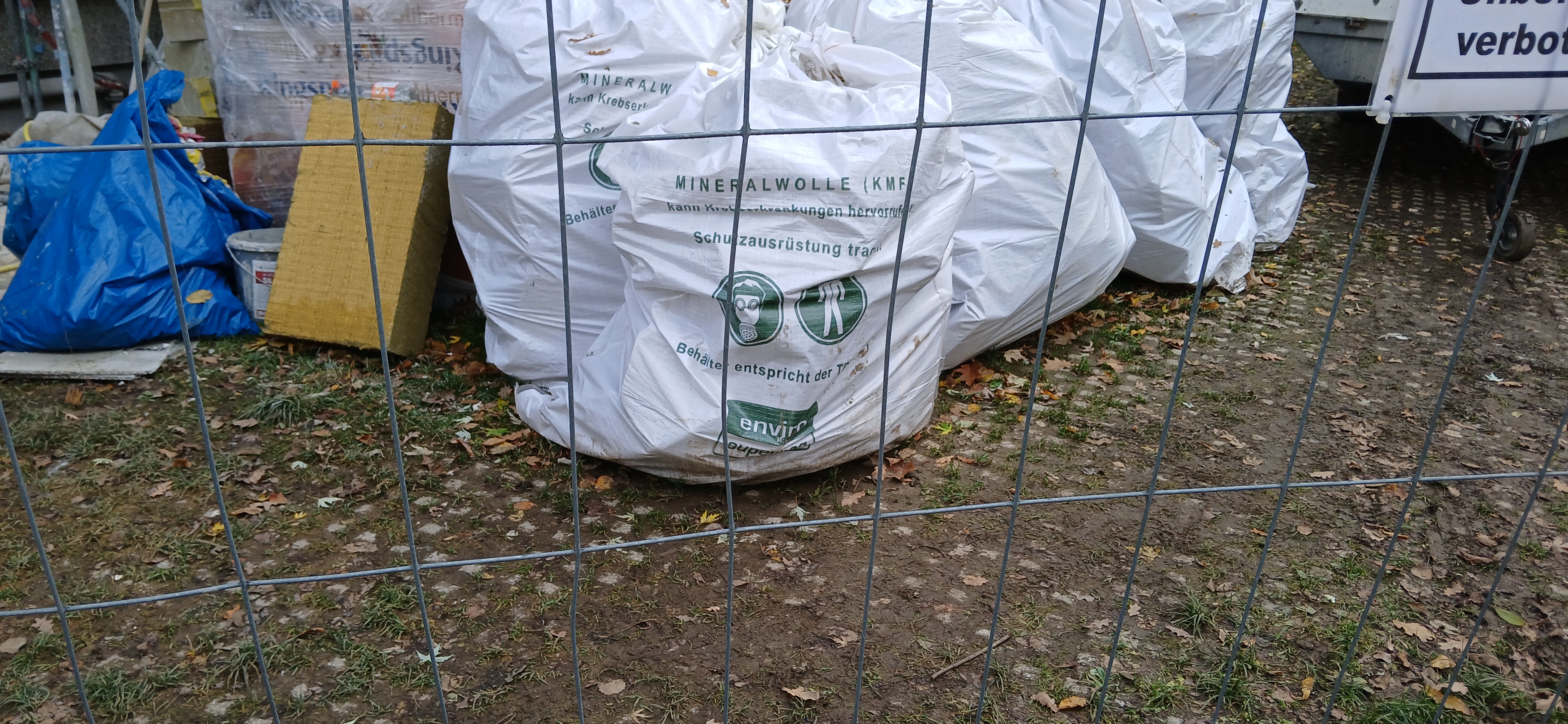 Hinweisfoto Asbest / Schadstoff