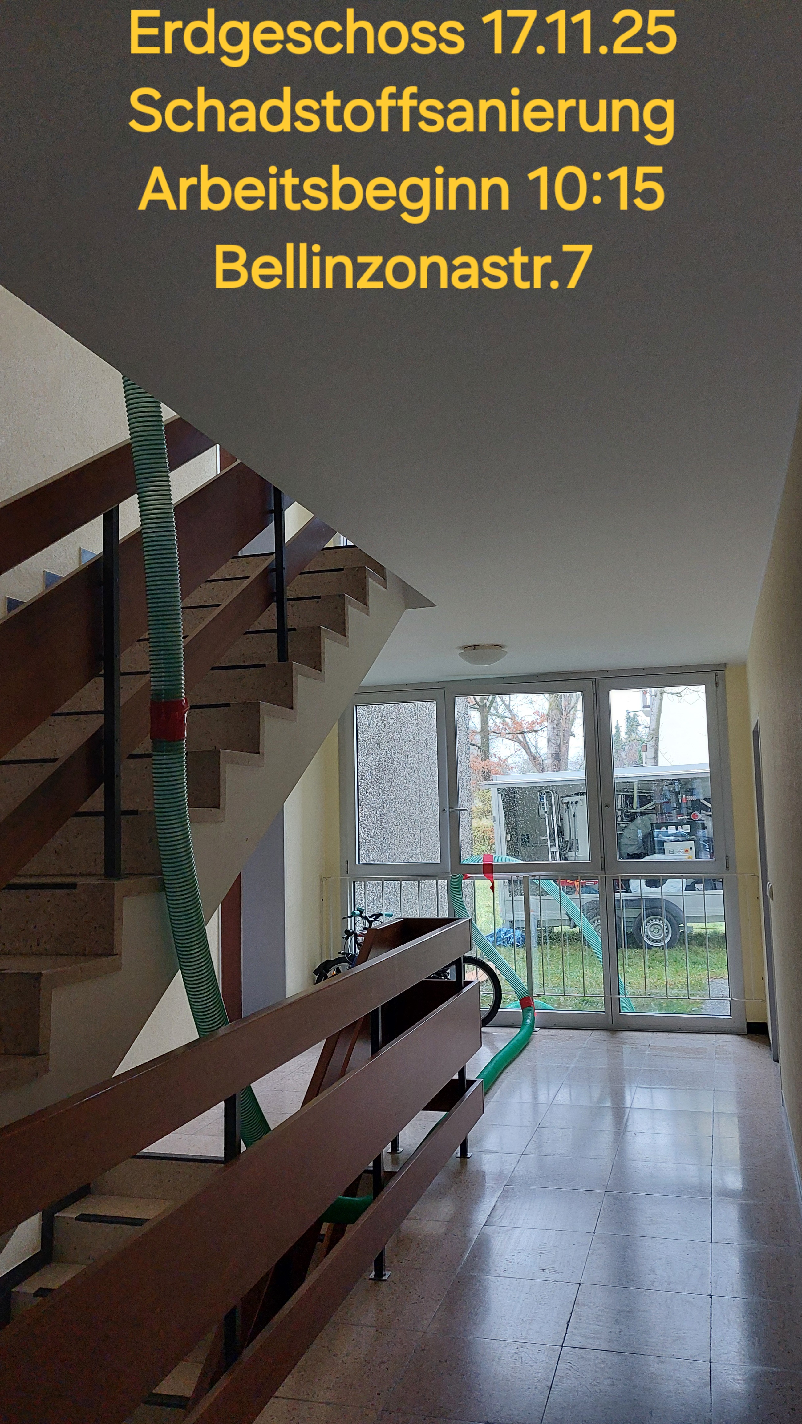 Hinweisfoto Asbest / Schadstoff